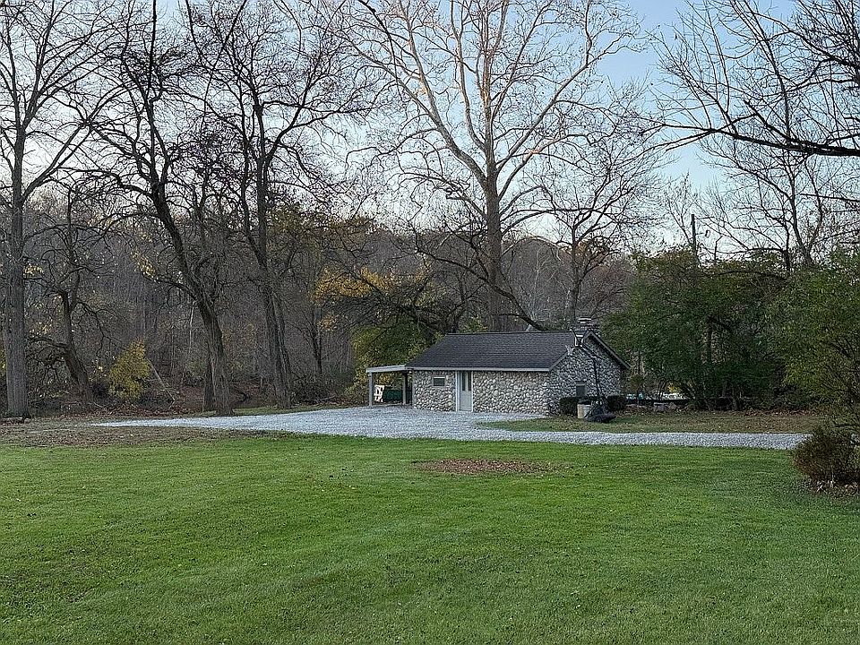 2nd image of 10558 Riverside Dr