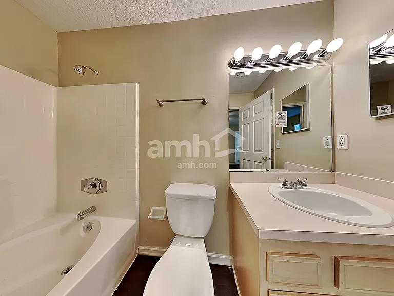 7829 Invermere Blvd — Photo 10