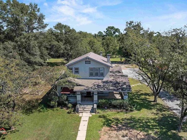 325 Tenaha St, Center, TX 75935