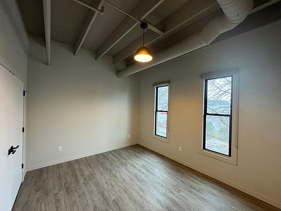 5th image of 624 Stocking Ave NW #2