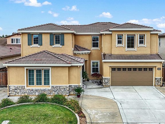 2nd image of 728 Canterbury Circle