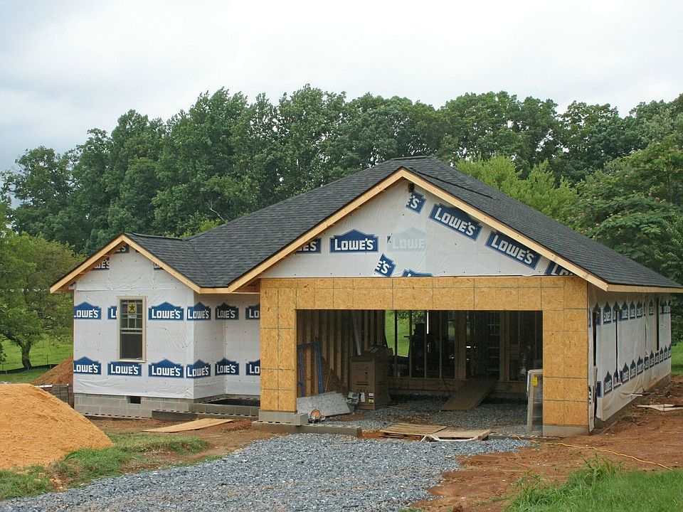 2nd image of 1116 Lakeview Ln