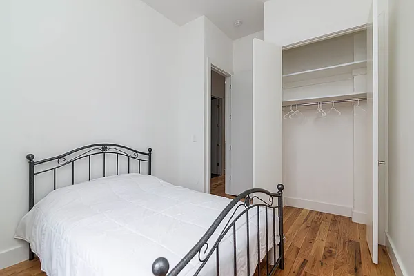 Rented by Nooklyn NYC LLC | media 21