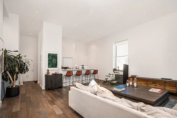 Rented by Blip LLC | media 12