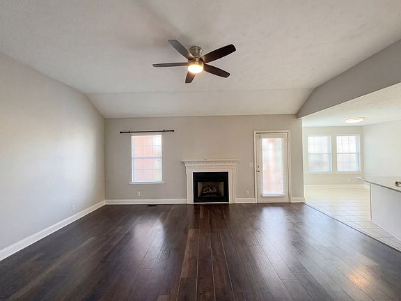 3rd image of 110 Arapaho Ct