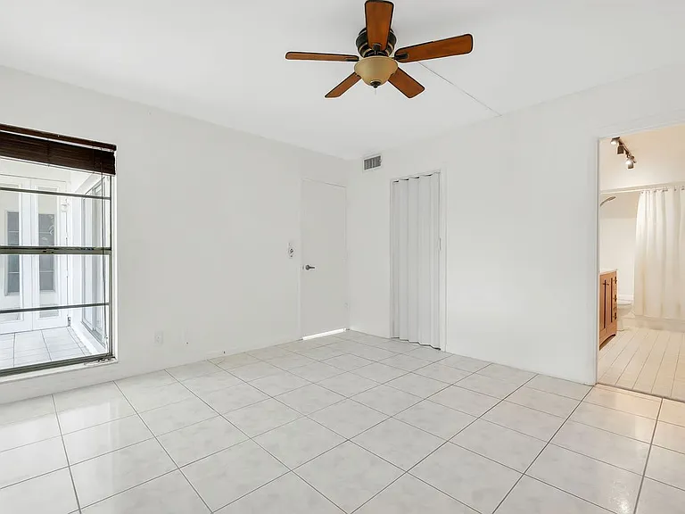 3040 NE 16th Ave #A101 — Photo 12