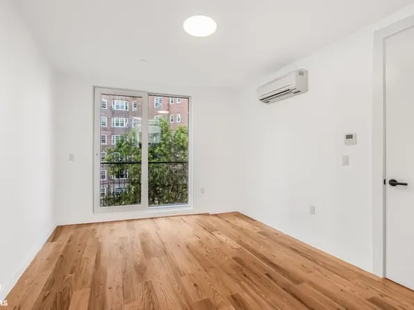 205 Cabrini Boulevard image 13 of 20