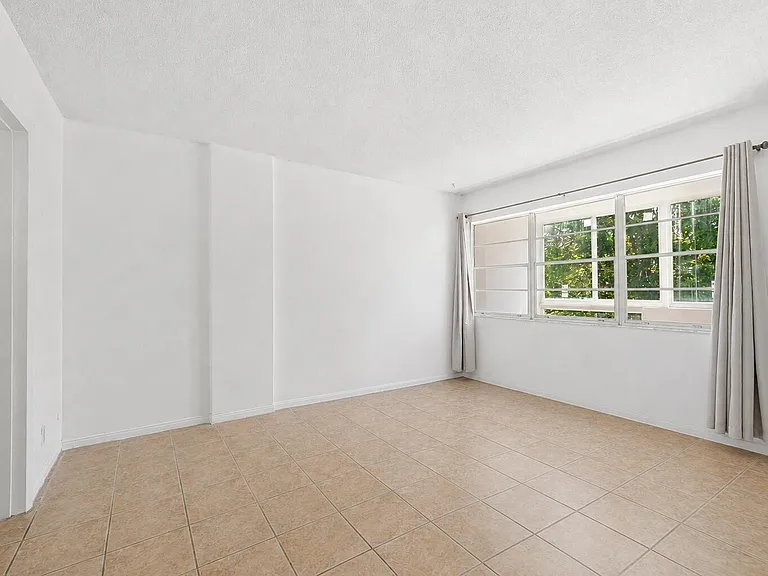 1333 E Hallandale Beach Blvd #335 — Photo 12