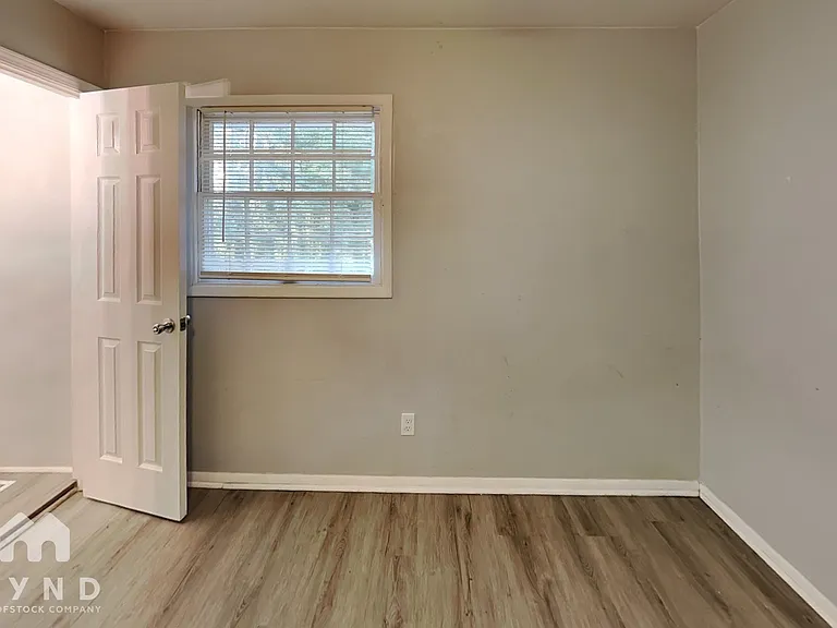 4484 Bonnie Glen Ct — Photo 13