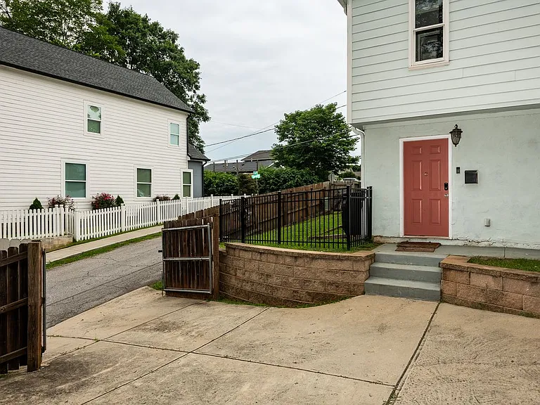 245 South Ave SE #B — Photo 8