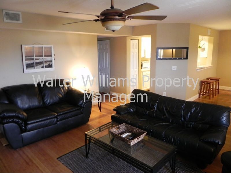 1st image of 208 16th St Unit K