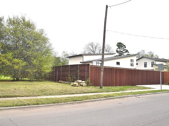 5th image of 1130 French St Lot 1