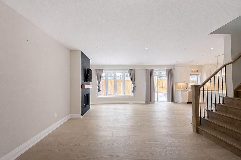 Kitchener House for rent - 4 Bedrooms — photo 2