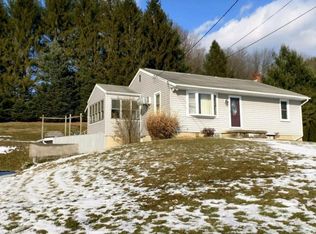 812 Mahoning Dr E, Lehighton, PA 18235