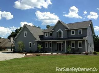 425 Deer Lakes Dr, Goodfield, IL