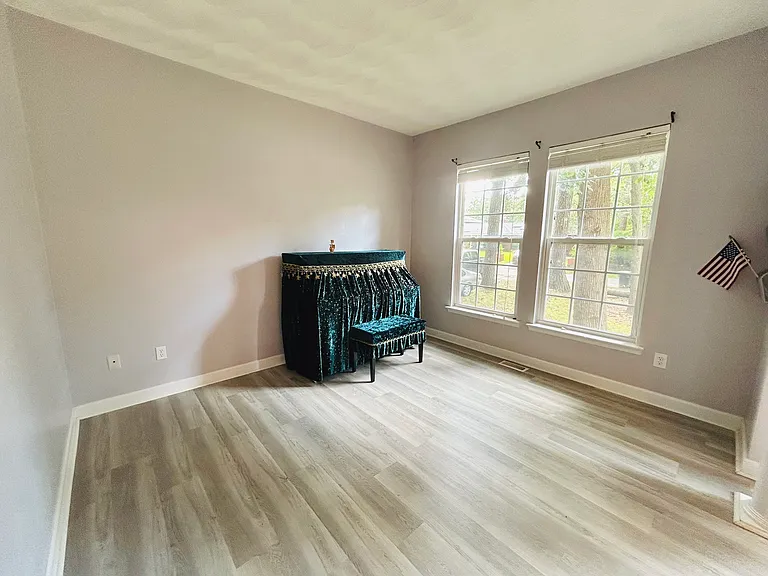 3412 Sale Dr — Photo 5