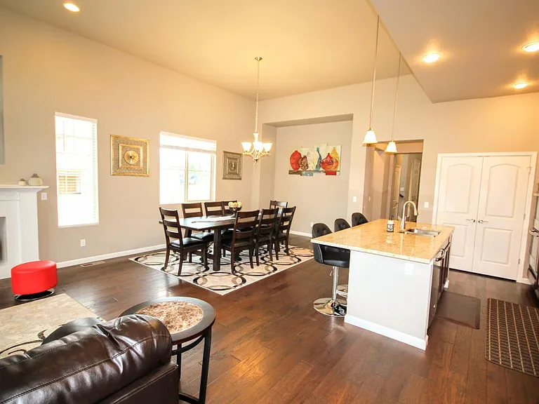 1401 Skyline Dr — Photo 36