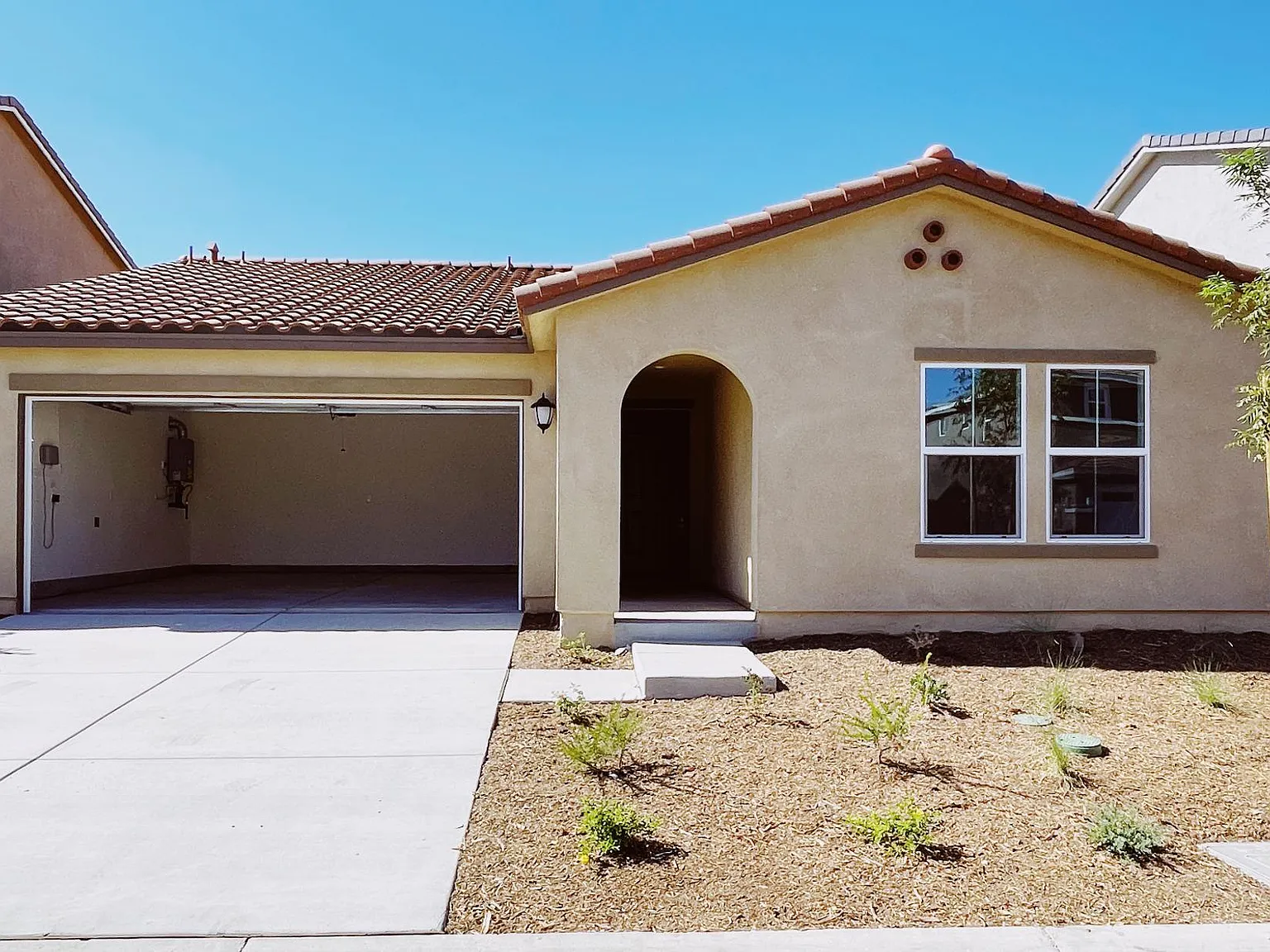 3 bed, 1391 sqft, $3,200 — Photo 1