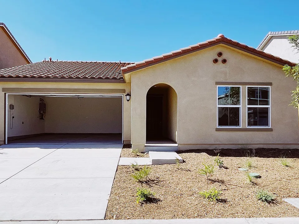 20117 Breeze Blooms Dr