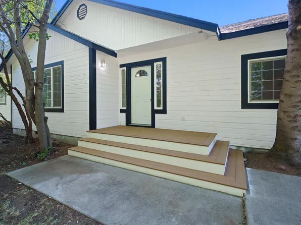 1052 NE Francis Ct, Bend, OR 97701