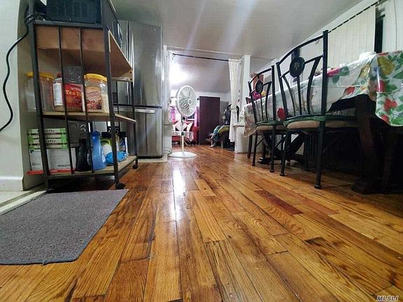 3rd image of 16215 110th Ave