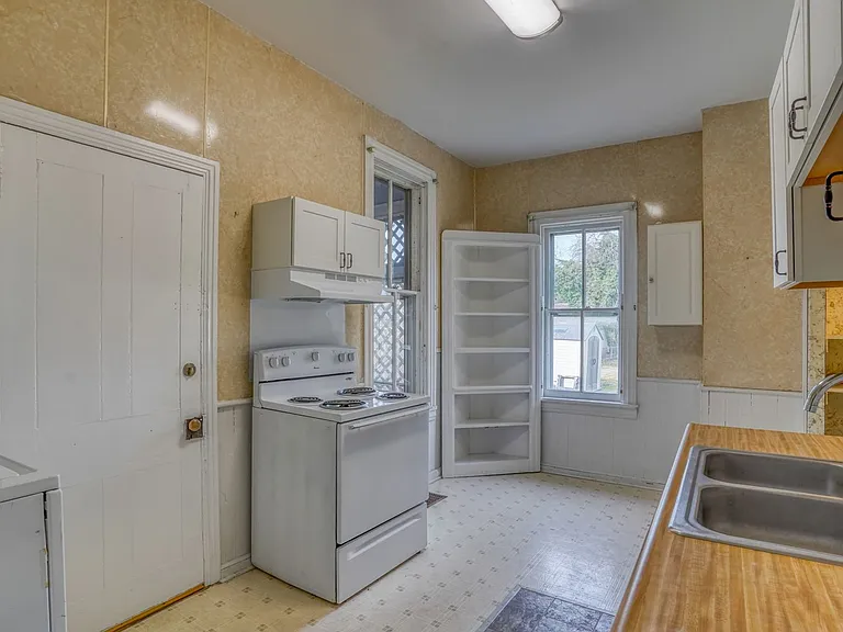 132 W Mount Vernon St — Photo 23