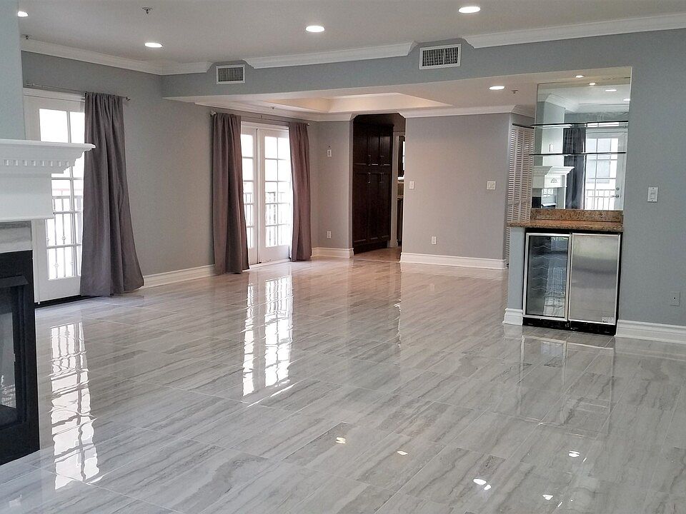 1st image of 11826 Dorothy St APT 102