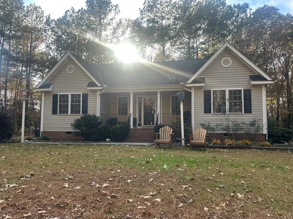 16560 Jolly Rd, Disputanta, VA 23842
