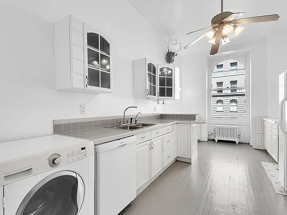 3rd image of 390 W End Ave APT 3C