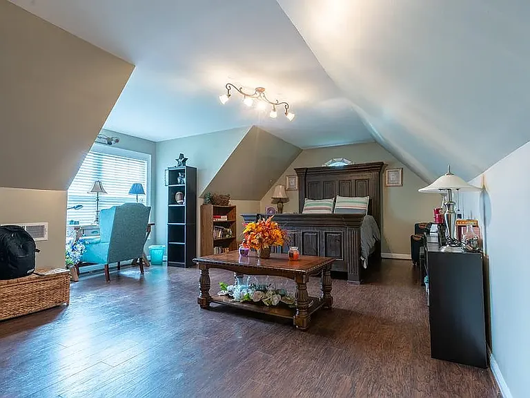 129 Belmont Dr — Photo 16
