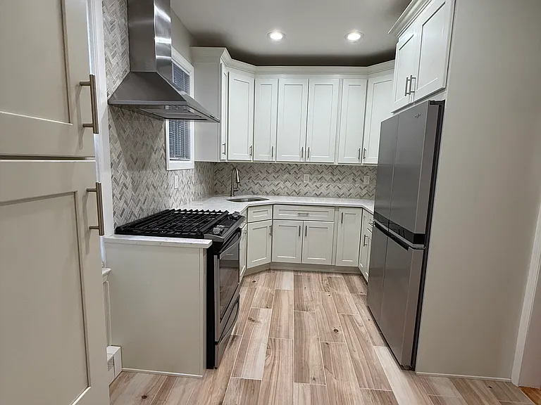 314 3rd St #1 — Photo 2