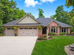 1923 Basswood Trl, Fort Wayne, IN 46814