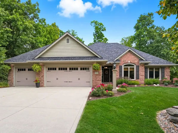 1923 Basswood Trl, Fort Wayne, IN 46814