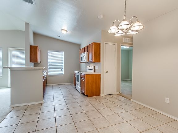 4th image of 15616 Ivy Hill Dr