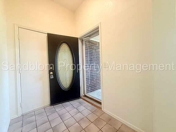 3rd image of 8928 E 87th Pl