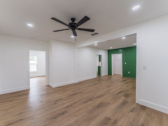 5th image of 308 W Pine St