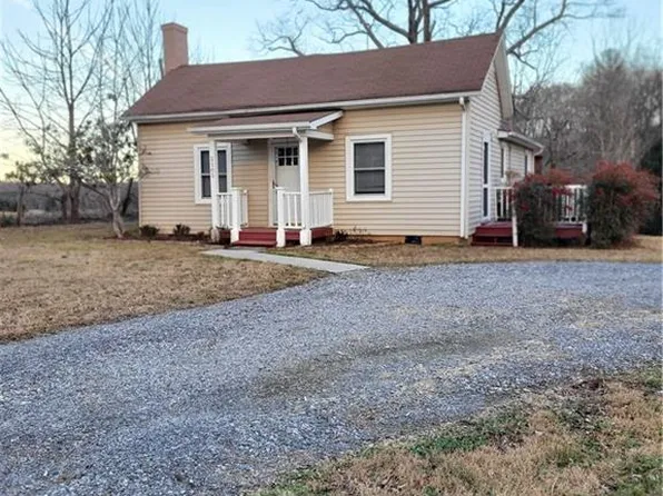 2105 Brushy Mountain Rd, Wilkesboro, NC 28697