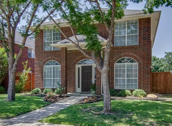 2nd image of 521 Lake Forest Dr