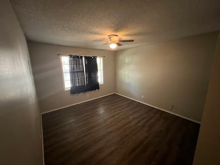 10 Colonial Dr #B — Photo 8