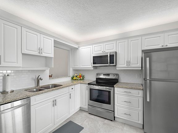 3rd image of 1203 S Lakes End Drive #E-1