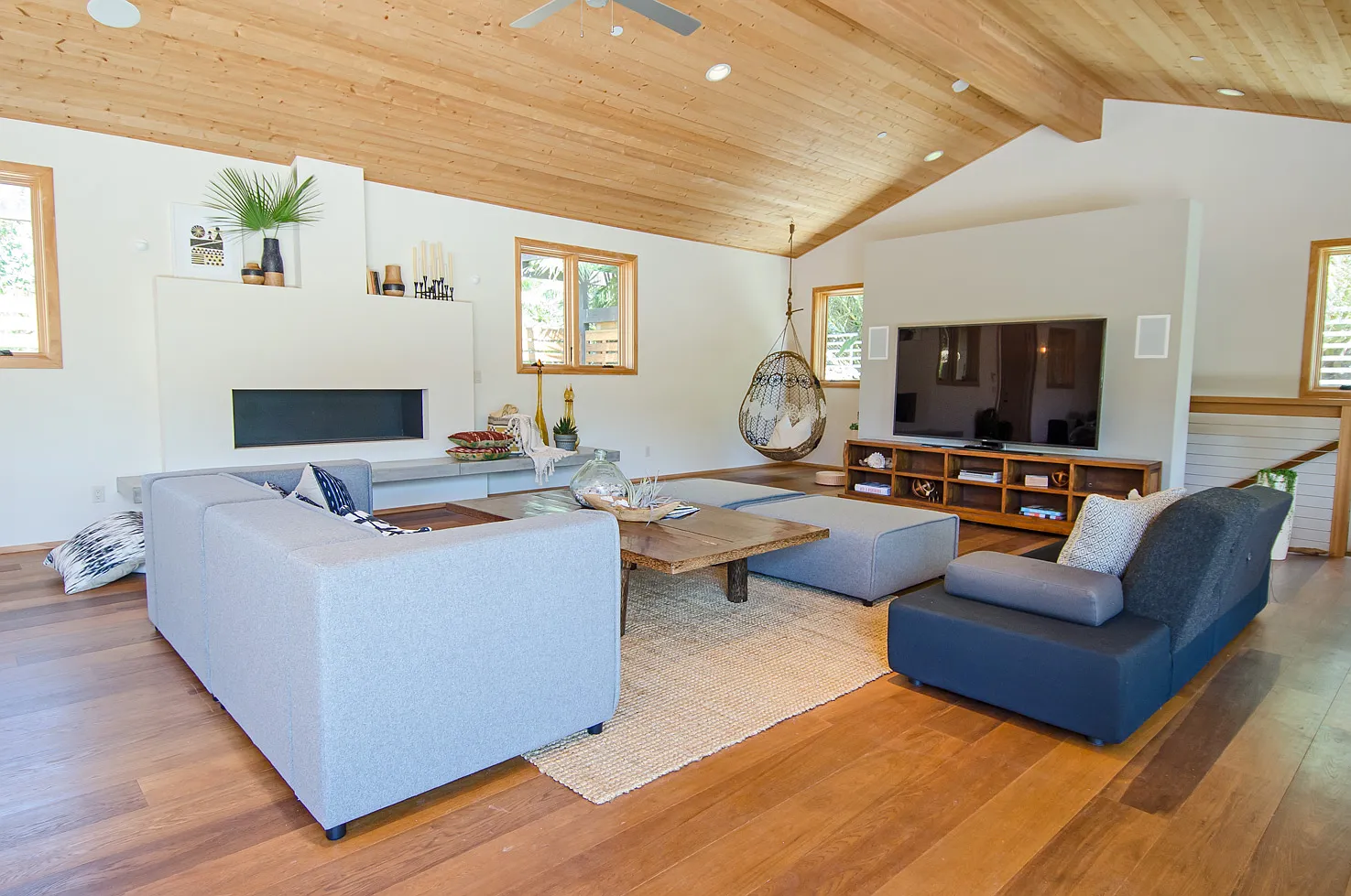 5 bed, 4.5 bath, 4188 sqft, $18,899 — Photo 4