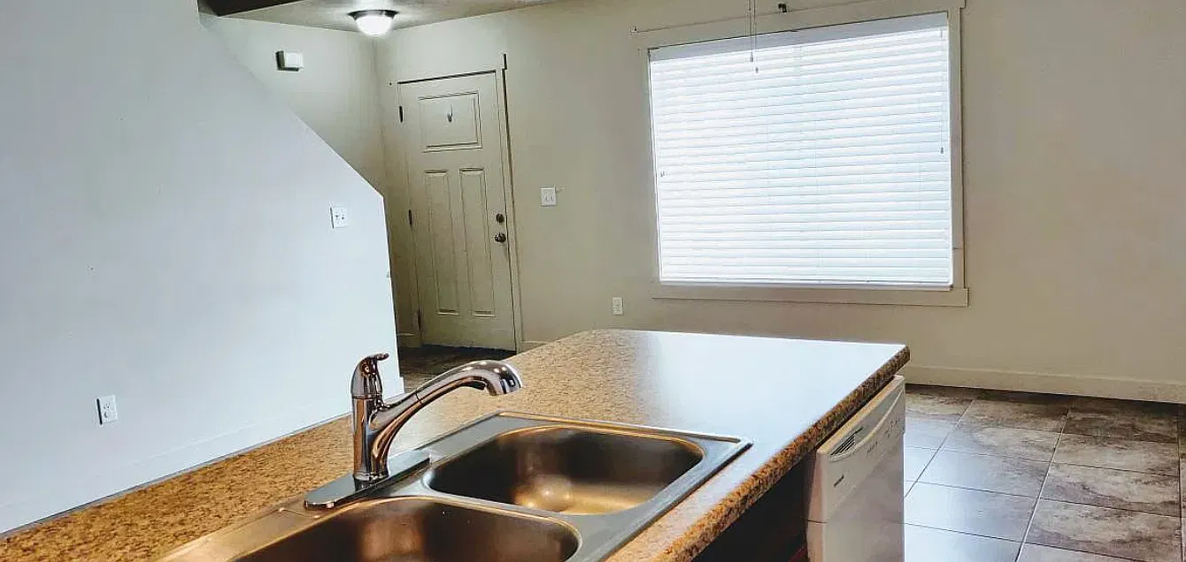 3 bed, 1600 sqft, $1,850 — Photo 4
