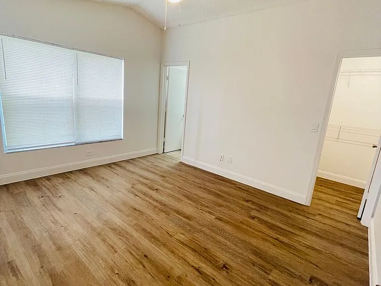 13403 Greenpointe Dr — Photo 18