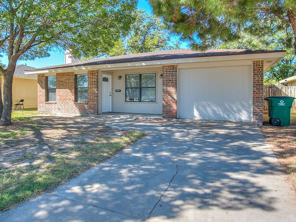 1st image of 1427 Gregory Dr
