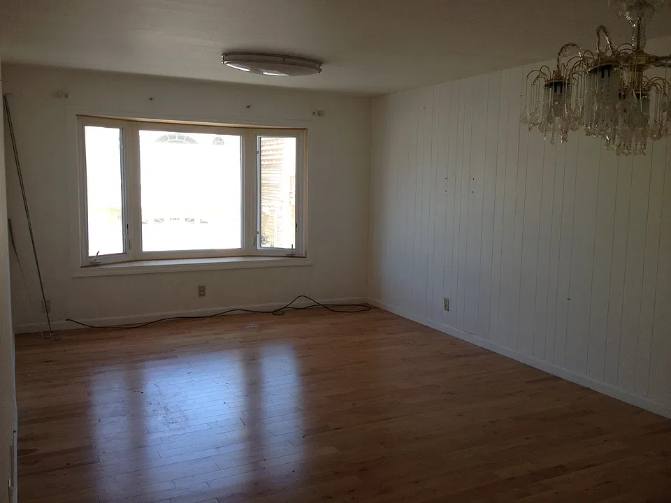42 E Moltke St #1