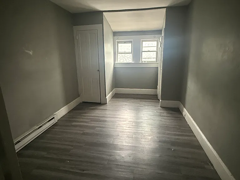 320 New York St #3 — Photo 3