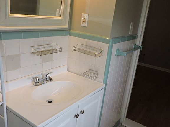 4th image of 3641 Cherry Laurel Dr