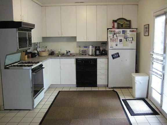 2nd image of 4123 N Ashland Ave APT 1