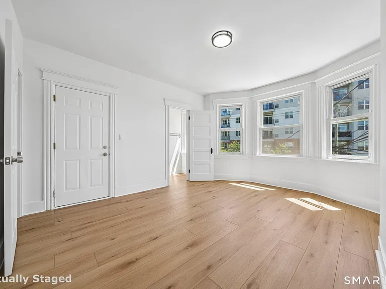 41 Southfield Ave — Photo 13