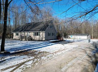 2877 Yoder Dr, Midland, MI 48640